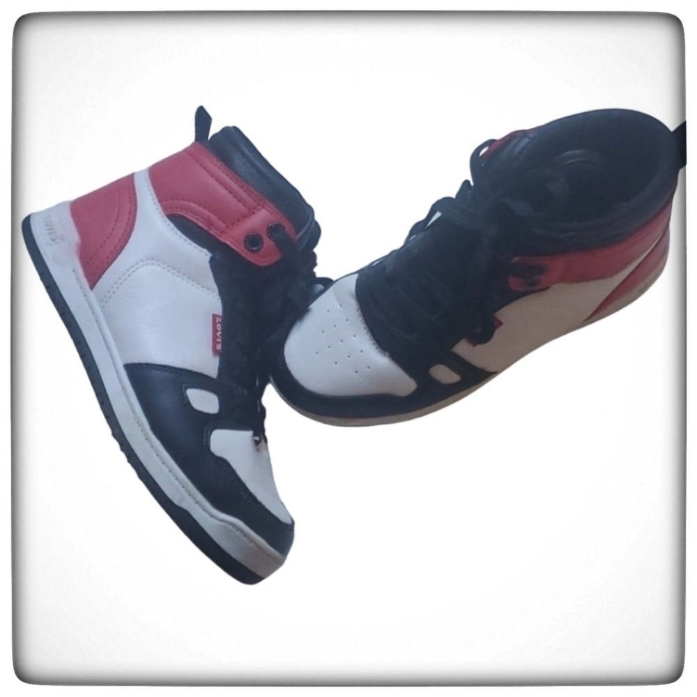 Levi's Youth Hightop Sneakers-Size 2